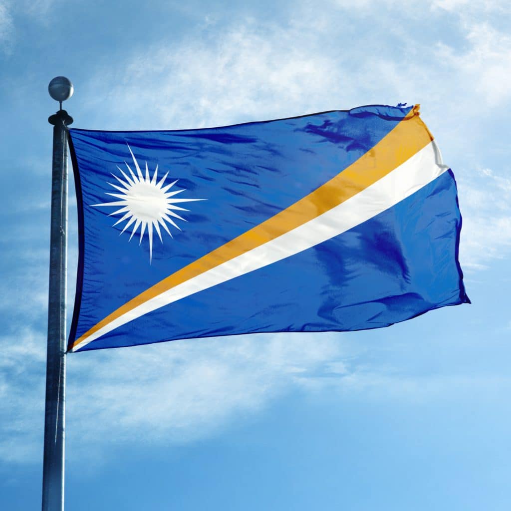 A presidente das Ilhas Marshall, Hilda Heine, enfrenta desafio sobre plano de criptomoeda nacional.