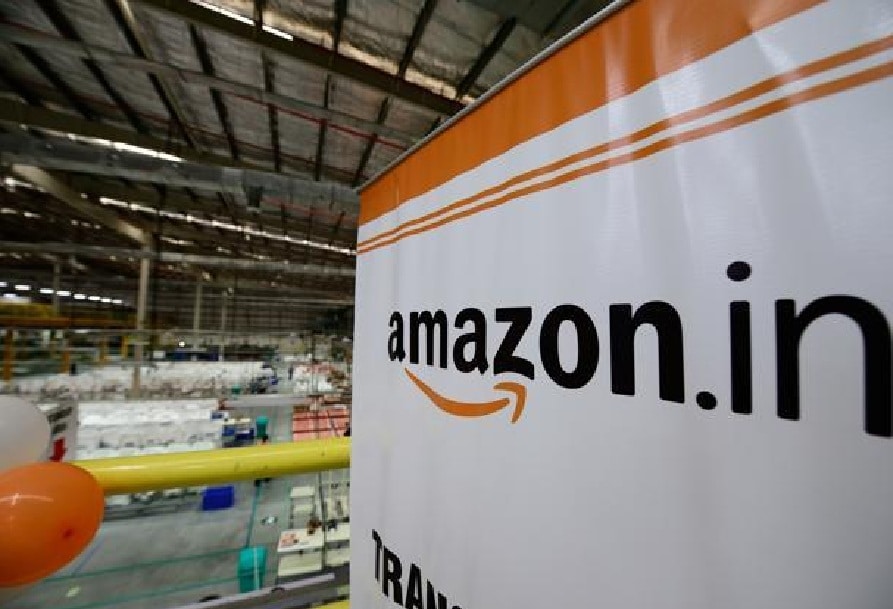 No mês passado, a Índia implementou novos regulamentos para empresas estrangeiras de comércio eletrônico, incluindo a Amazon e a Flipkart, de propriedade do Walmart, pressionando os dois conglomerados.