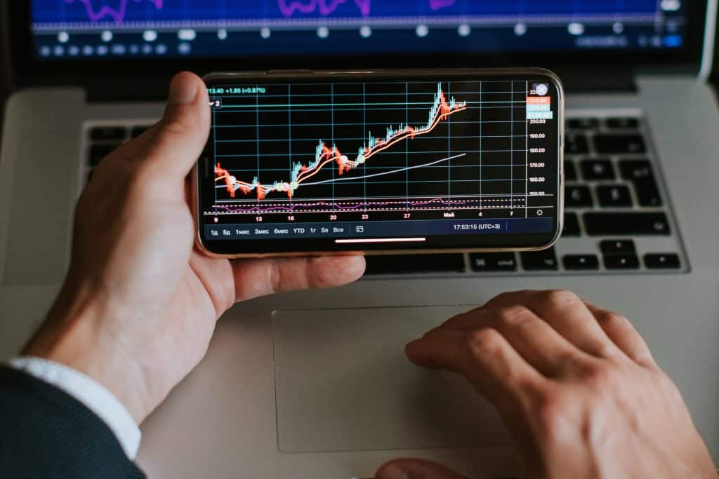 Avaliação do mercado revela supervalorização de projetos DeFi