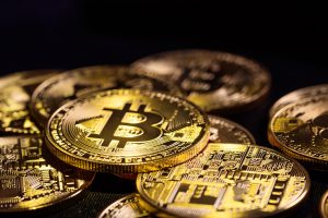 Google continua promovendo golpes de criptomoedas