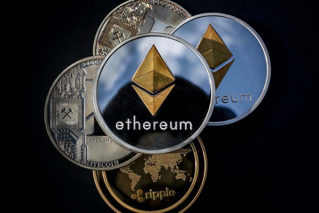 Interação entre bancos e empresas de criptomoedas