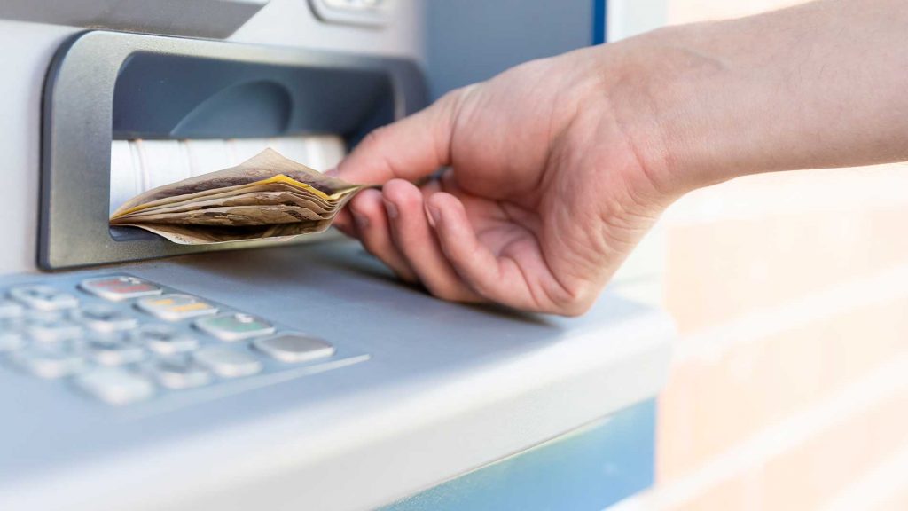 Banco da China testa moeda digital em caixas eletrônicos.