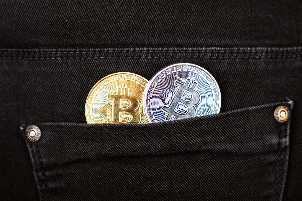 BITCOIN: Novatos realizam lucros e investidores de longo prazo não