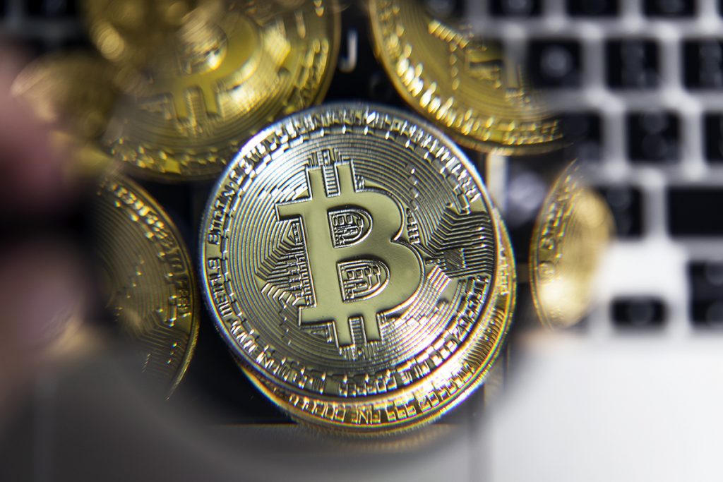 1 Bitcoin valerá um Lambo em 2022 e um Bugatti em 2023