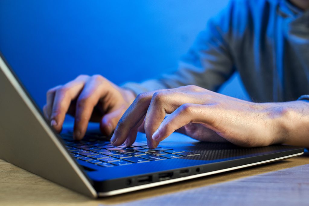 Rastreio de transações criptográficas acima de US$ 1.200