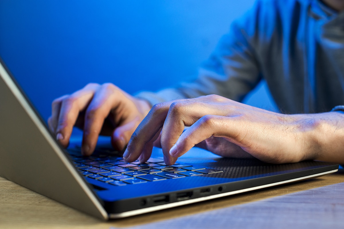 Rastreio de transações criptográficas acima de US$ 1.200