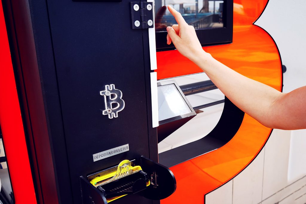 200 ATMs Bitcoin instalados no Walmart: planos para 8.000 no total