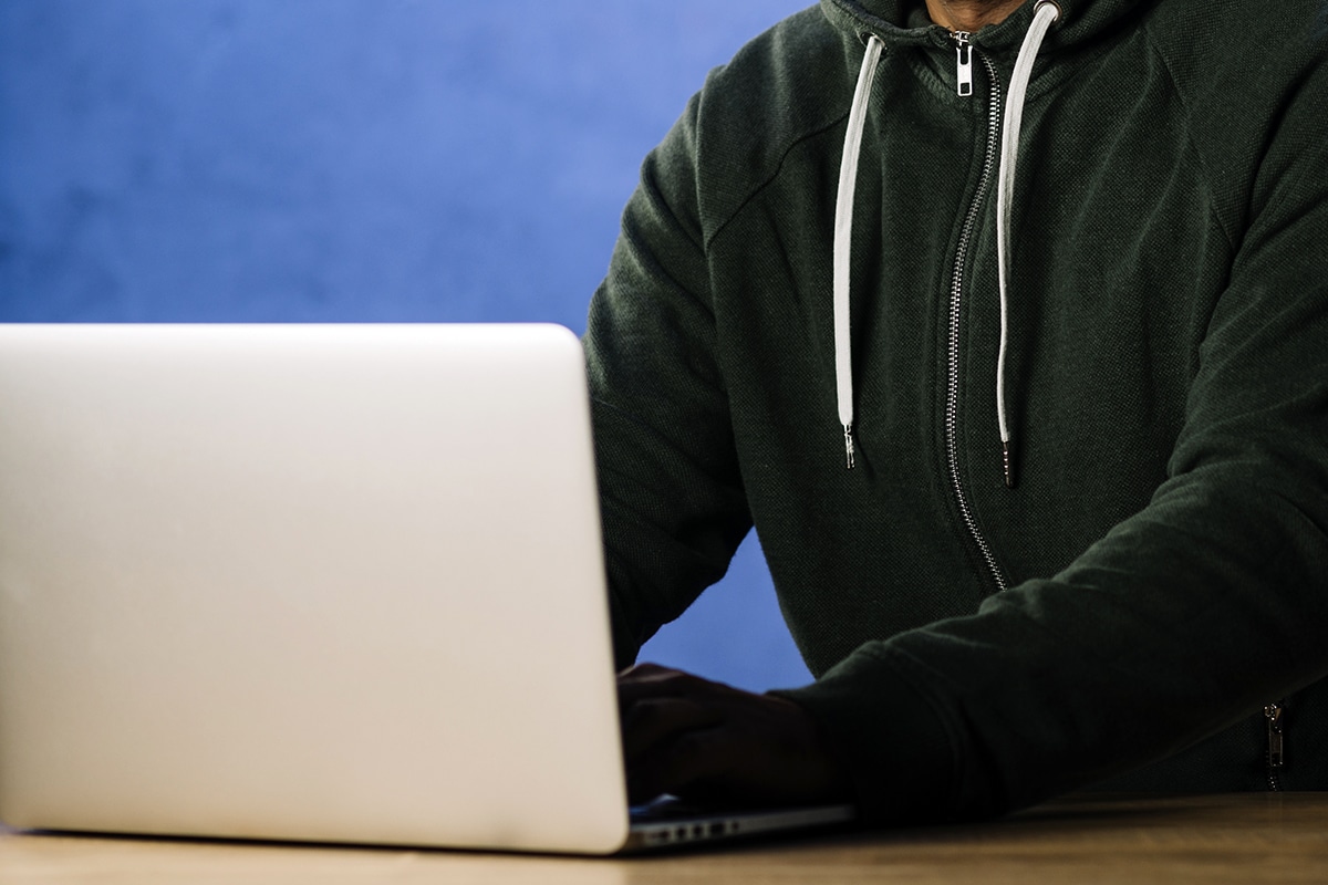 Funcionário de startup de criptomoedas se demite após perceber que empresa era uma farsa