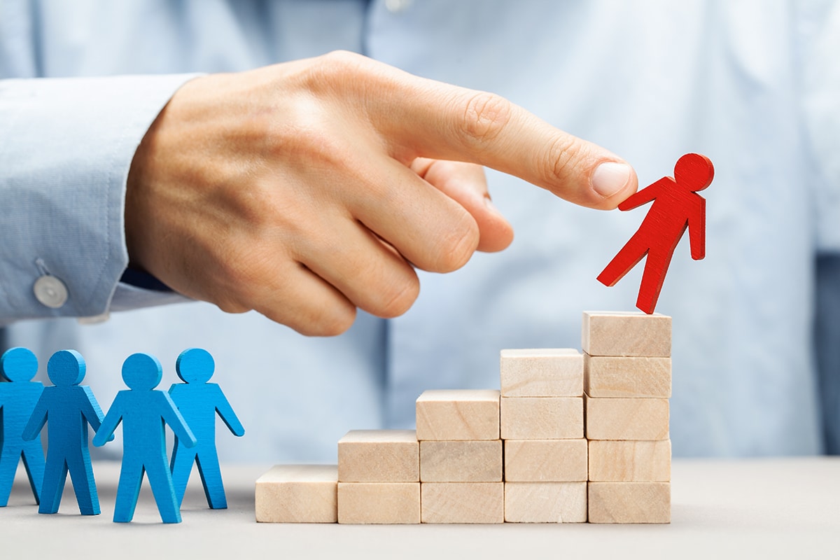 Empresas de criptomoedas cortam até 10% da equipe mercado em baixa