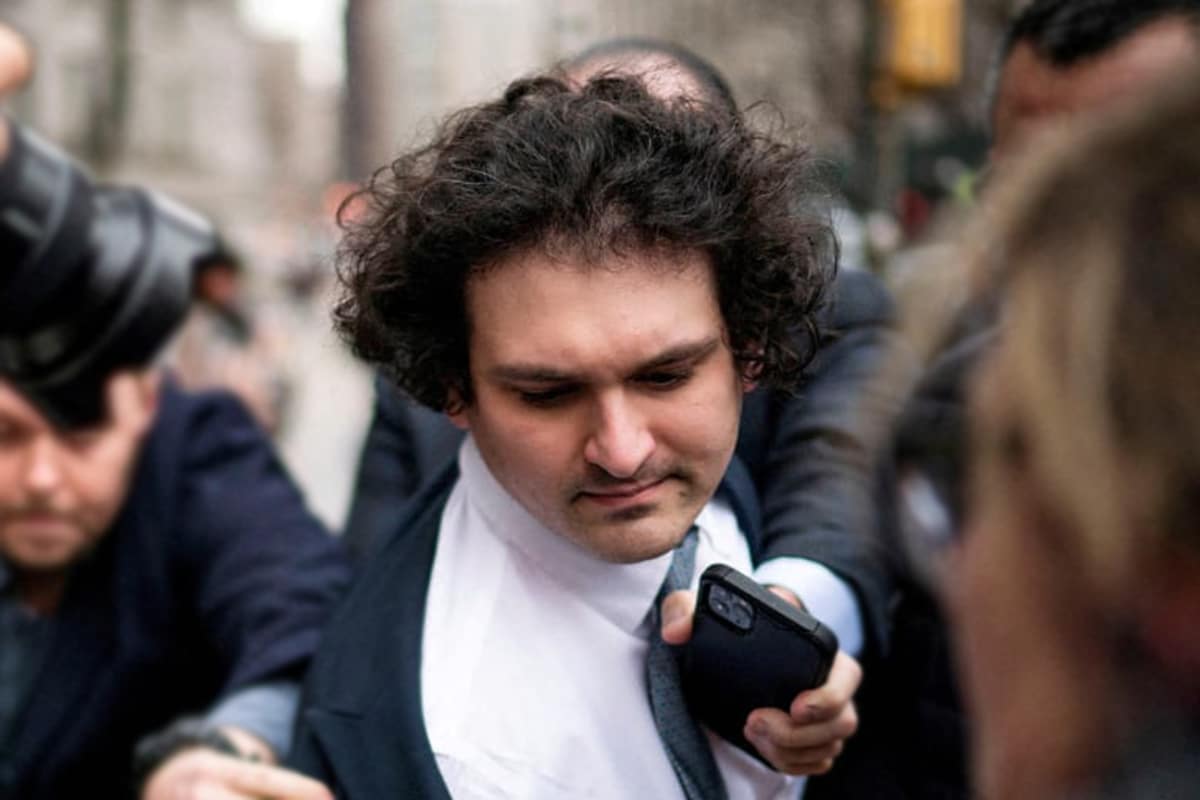 Sam Bankman-Fried deve ficar sem qualquer acesso à internet como condição para fiança