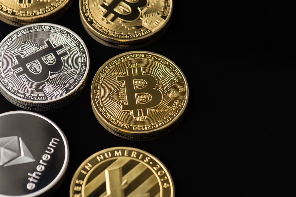 Turbulência bancária deixa criptomoedas 'sem supervisão'