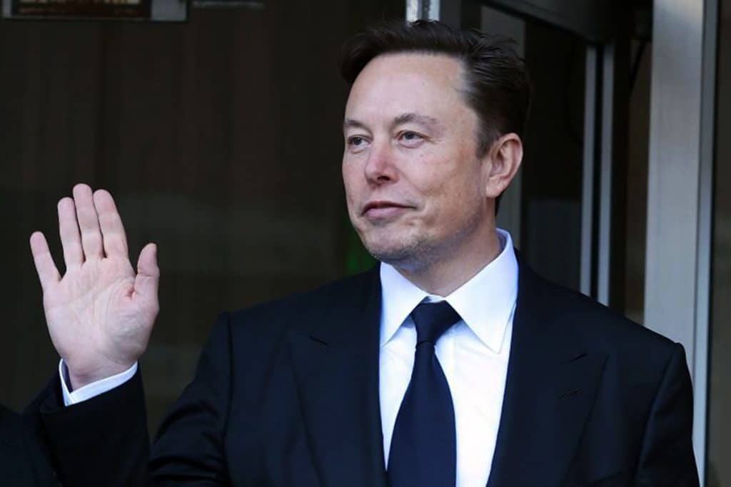 Elon Musk ameaça Microsoft com processo