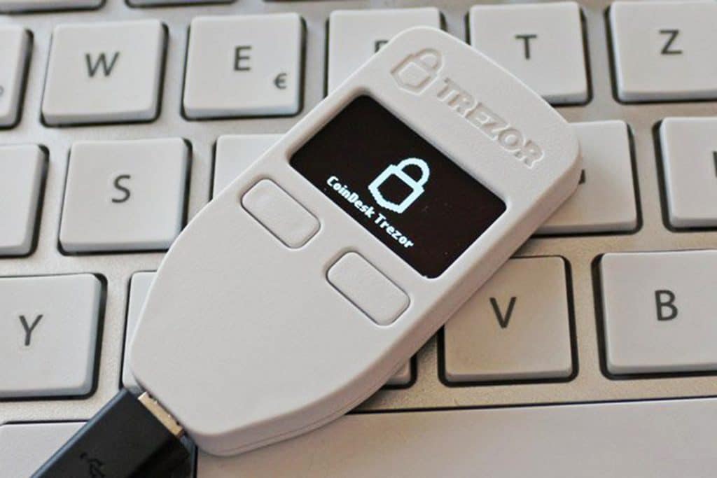 Você pode construir seu próprio Trezor