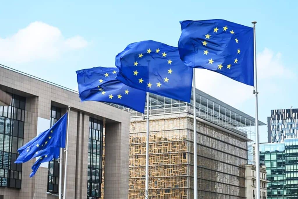 União Europeia abre investigação sobre Apple, Google e Meta