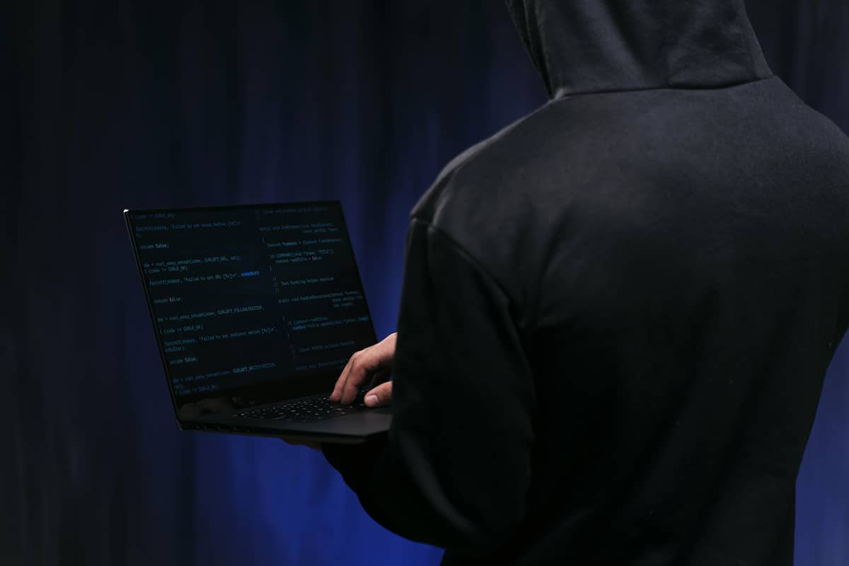 Bilionário tem Gmail hackeado após receber uma ligação