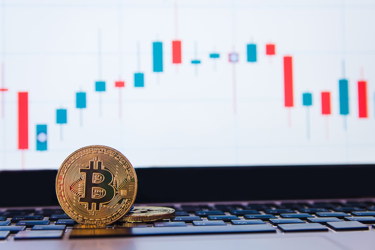 Domínio do Bitcoin atinge alta, enquanto altcoins ficam para trás