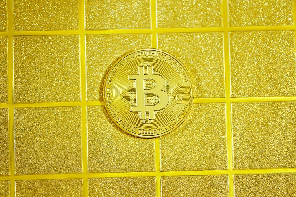 Bitcoin vai além do hype e permanece fiel a seu valor