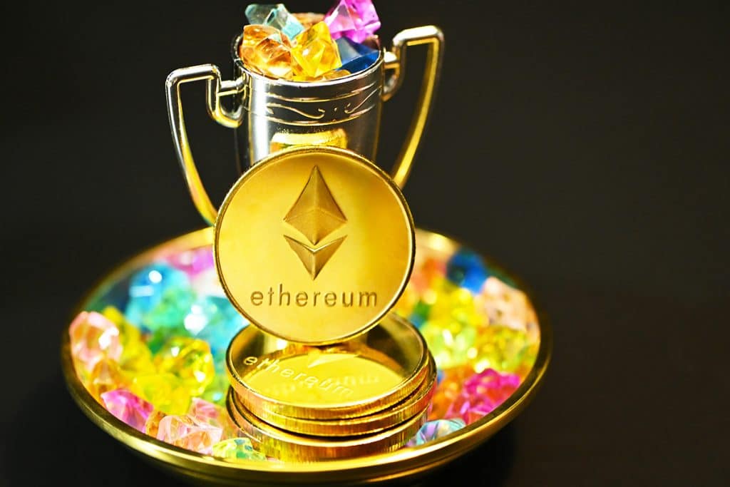 Ethereum enfrenta dificuldades, mas continua entre os maiores