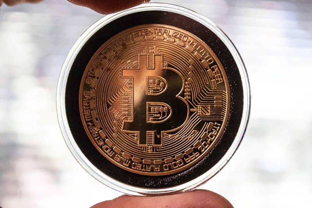 Acumulação agressiva de Bitcoin gera pressão deflacionária