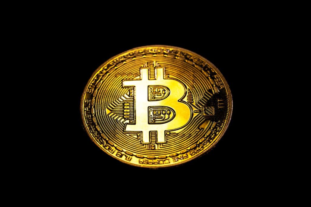 Escassez de Bitcoin alimenta expectativas de valorização