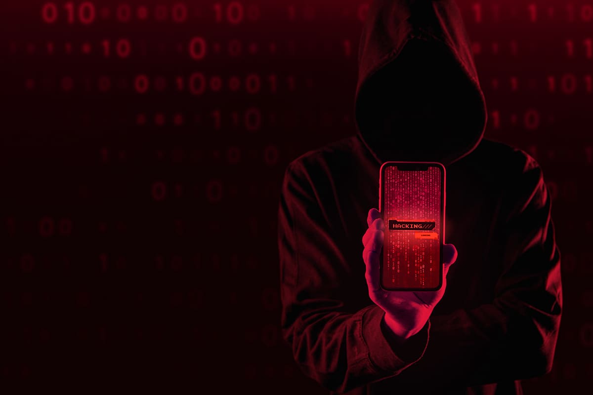 Roubos de criptomoedas batem recorde em 2025 com falhas de infraestrutura