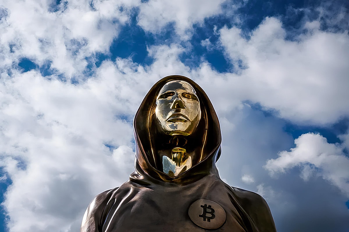 Satoshi Nakamoto se torna o 11º indivíduo mais rico do mundo