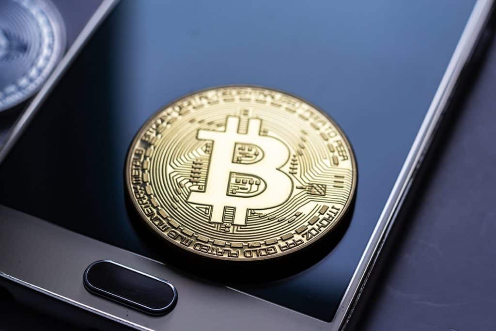 Bitcoin rompe padrão e só deve subir em 2026