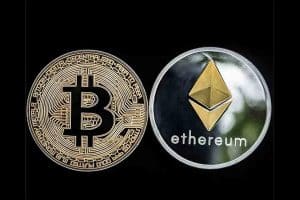ETFs de Bitcoin disparam, fundos de Ether sangram