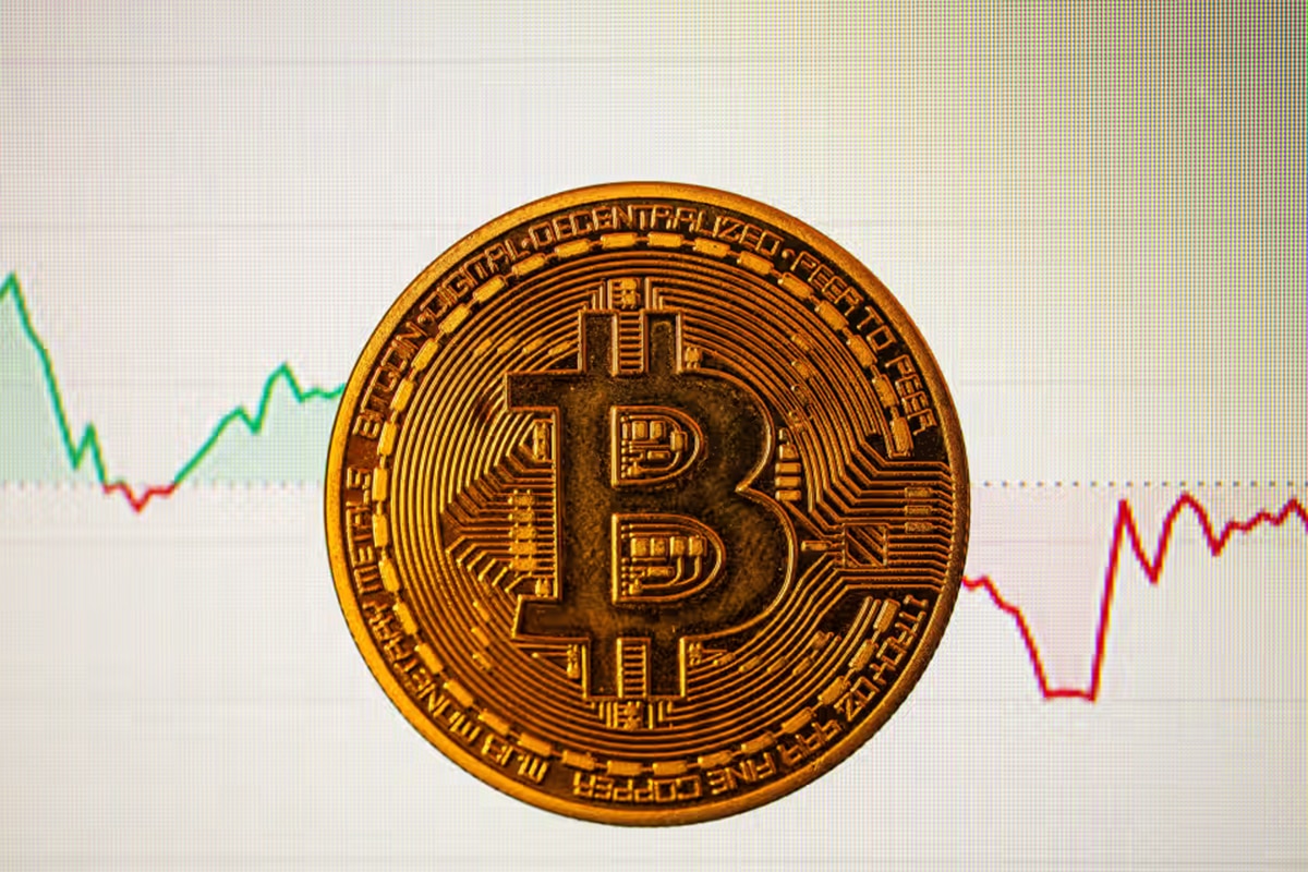 Bitcoin travado pode esconder movimento explosivo à frente
