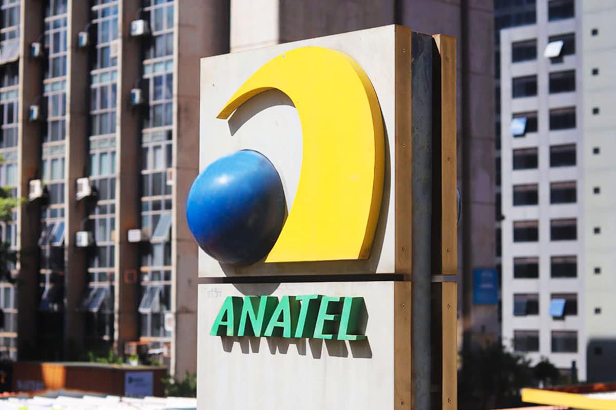 Anatel obriga supervisão humana em governança de IA