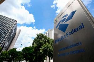 Receita Federal busca transparência sobre receitas tributárias de criptoativos